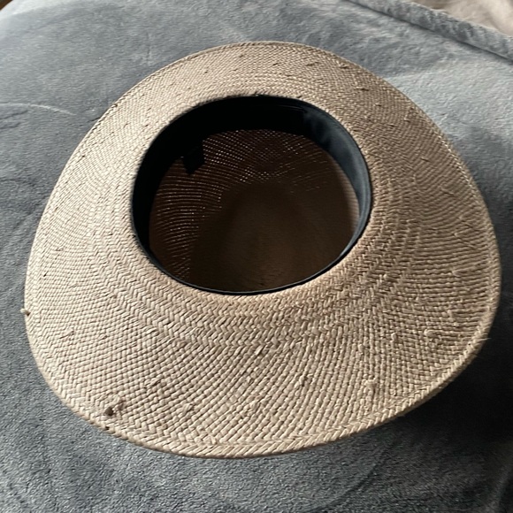 Janessa Leone Packable Straw Hat ‘Valentine’ - Picture 4 of 11